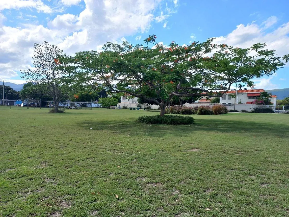 Self-Contained Studio Close To Uwi - Utech - Embassy Apartamento Hope Pastures Jamaica