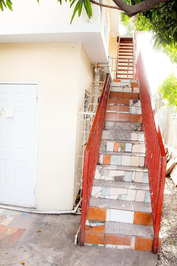 Self-Contained Studio Close To Uwi - Utech - Embassy Appartamento Hope Pastures
