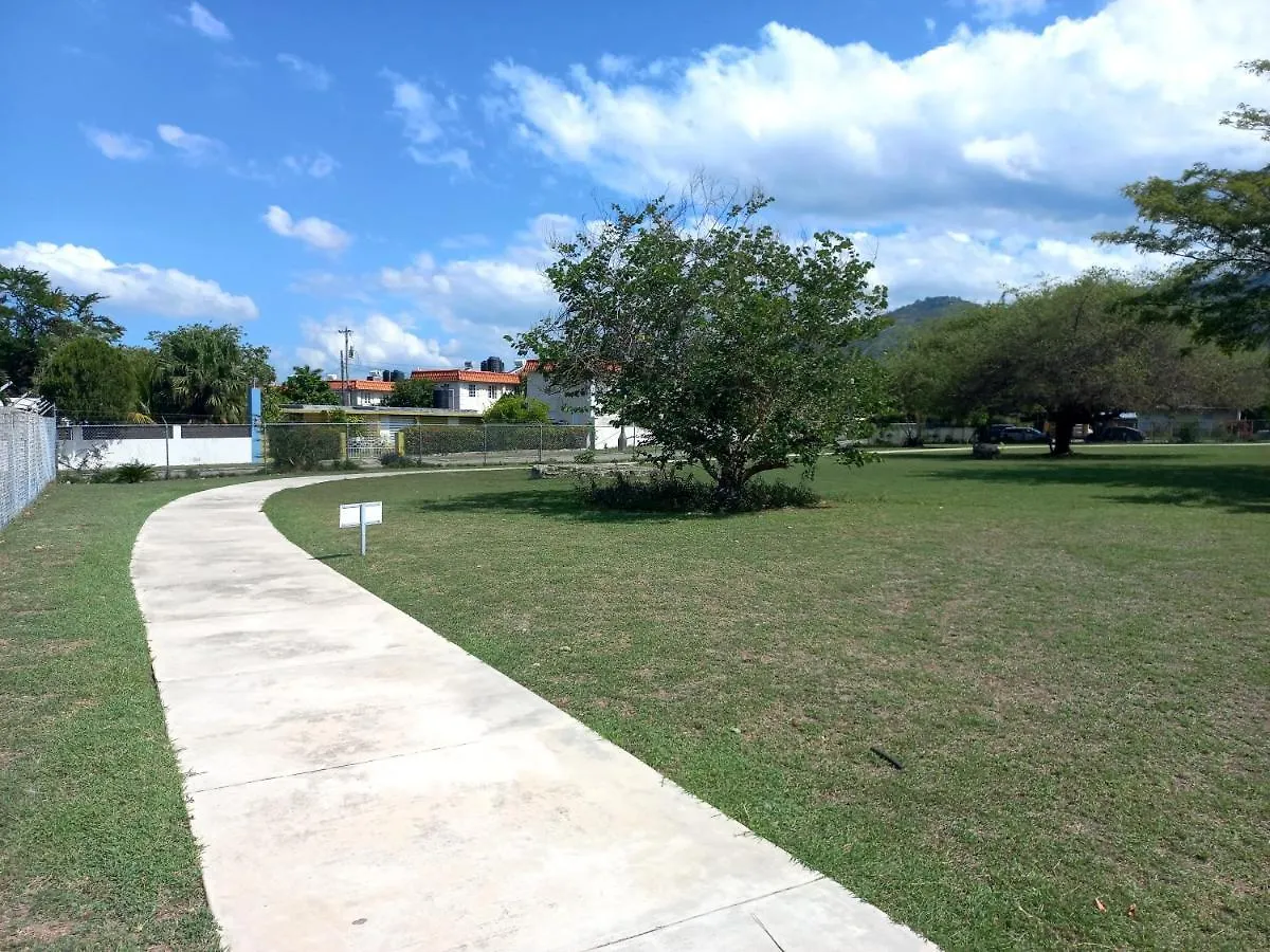 Self-Contained Studio Close To Uwi - Utech - Embassy Apartamento Hope Pastures